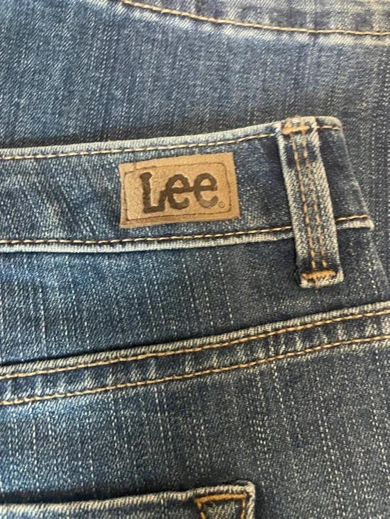 Lee Relaxed High Rise Slimming Straight Leg Blue Jeans Plus Size 18 | NWT - Picture 5 of 9